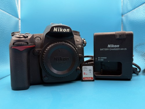 Nikon d7000 camera with - nikon,