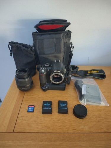 Nikon d3100 dual battery grip - nikon,