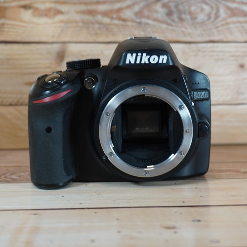 Faulty nikon d3200 dslr - faulty, camera