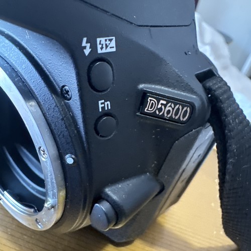 Nikon d5600 2mp digital - nikon,