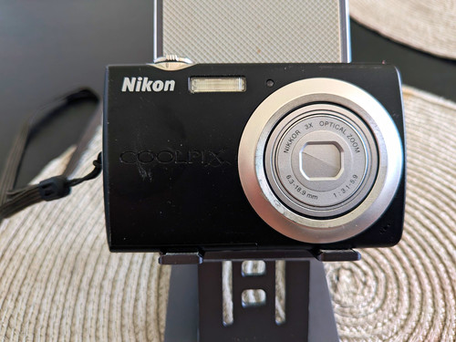 Nikon coolpix s203 10mp - nikon,