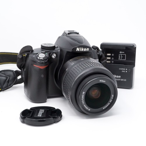 Nikon d5000 3mp dslr camera - 12.3mp,