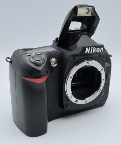 Nikon d70s 1mp digital slr - d70s,