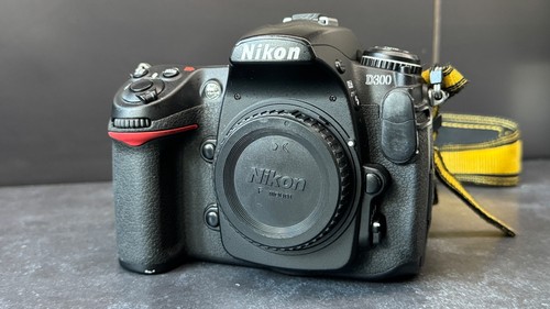 Nikon d300 dslr camera body - camera,