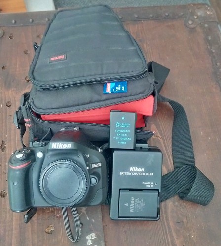 Nikon d5200 1mp dslr - 24.1mp,