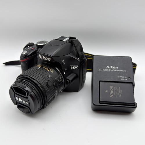 Nikon d3200 2mp dslr - nikon,