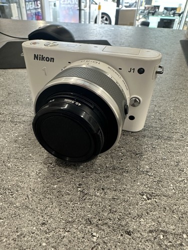 Nikon digital camera - j1,