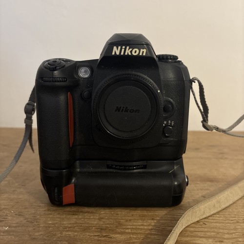 Nikon d100 dslr - camera, body